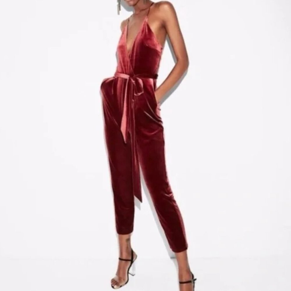 Express Velvet Jumpsuit with pockets, Spaghetti Straps, Wine Red, Tie belt, SZ 4